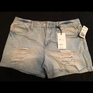 Women’s shorts size 28